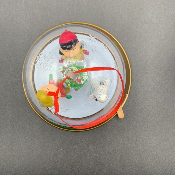 Vintage 90s Very Merry Whirl Around Blockbuster Peanuts Spinning Ornament TESTED - Picture 6 of 8